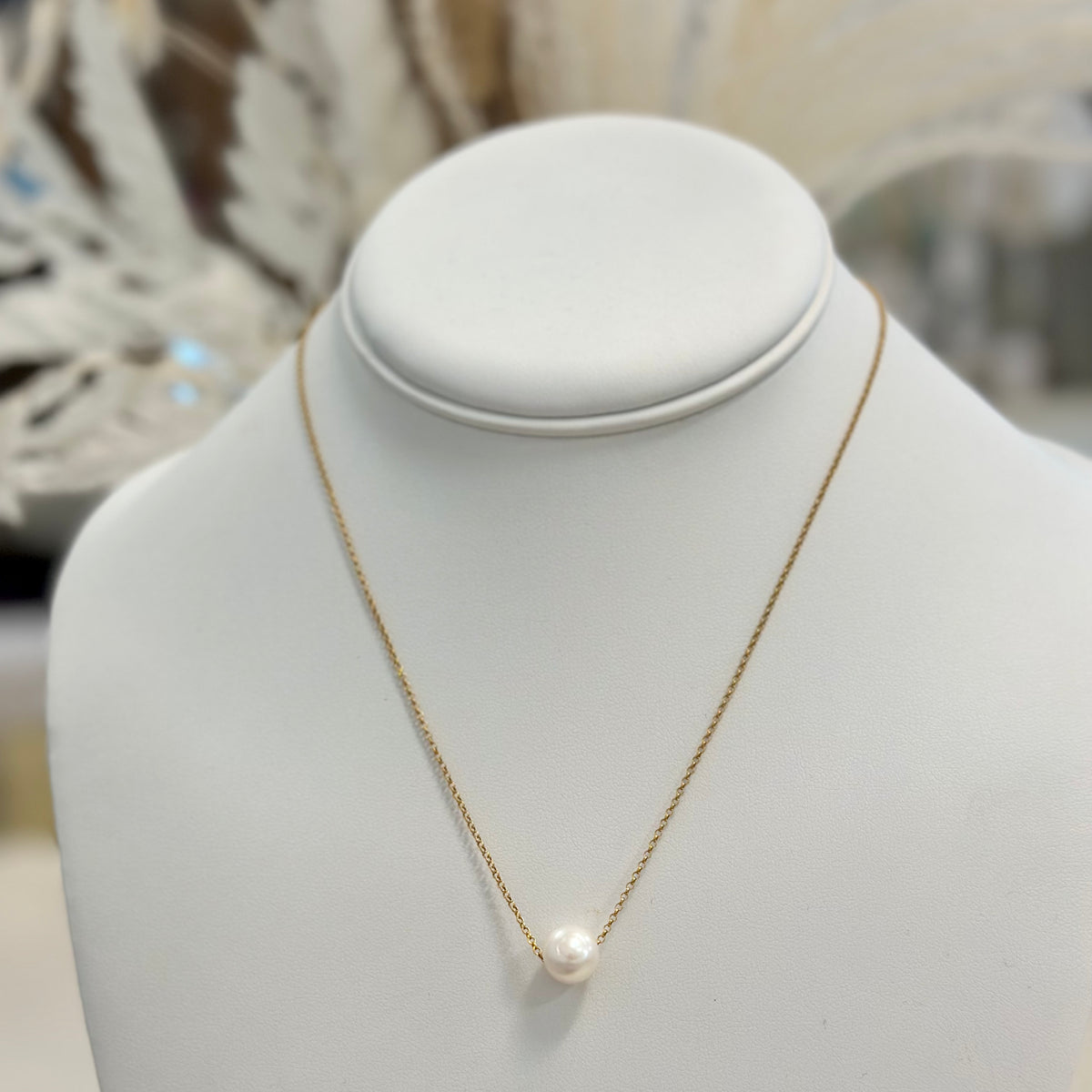 Floating pearl hot sale necklace gold