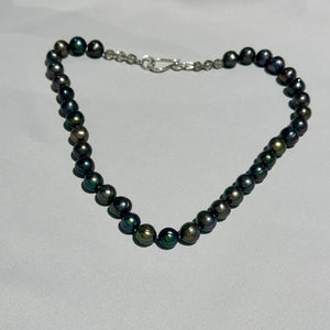 Peacock Pearls Necklace